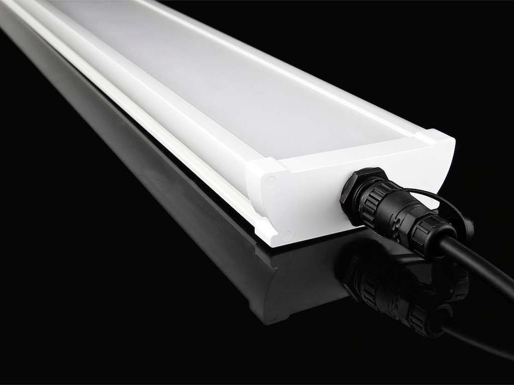 High-Lux LED armatur 60W 150 cm. NW. 2-ledet. Hvidt armatur med sort stik. Inkl. sorte tilslutning han+hun samt beslagsæt