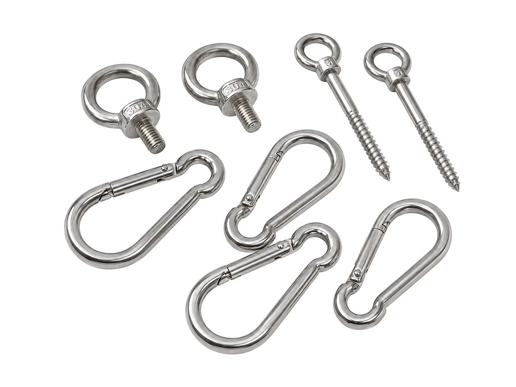 4 Karabiner. 2 Øskner. 2 Øjeskruer. Rustfri