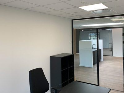 LED panel til montering i T-skinne loft